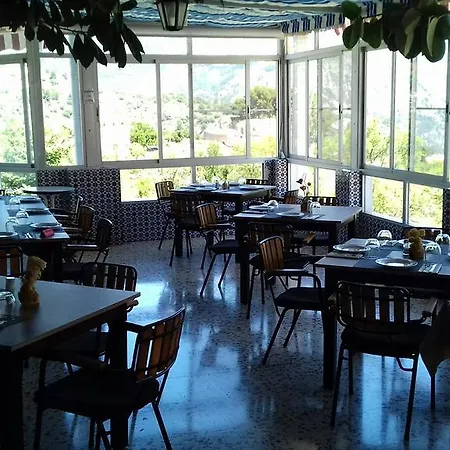 Pensionat El Pirineo 3*